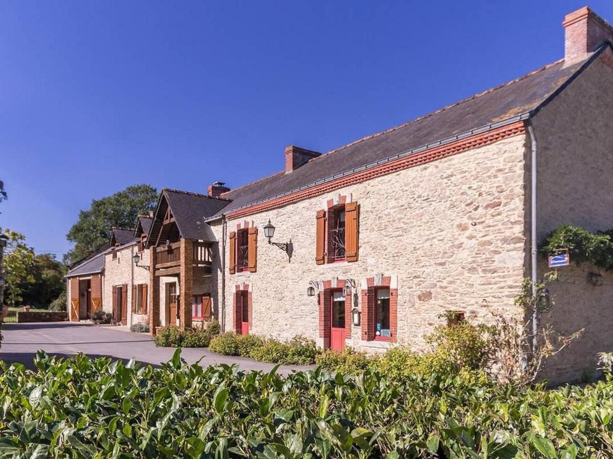 Bed and Breakfast Chambre Rustique Avec Lit King-Size, Cheminee, Petit-Dejeuner Et Equipements Pour Enfants A Bouvron - Fr-1-306-1249 Exteriér fotografie